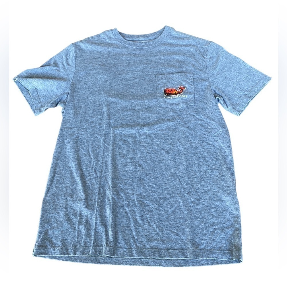 Vineyard Vines Gray Tee Shirt with Flying Witch and Spider Web on Back Sz: Small